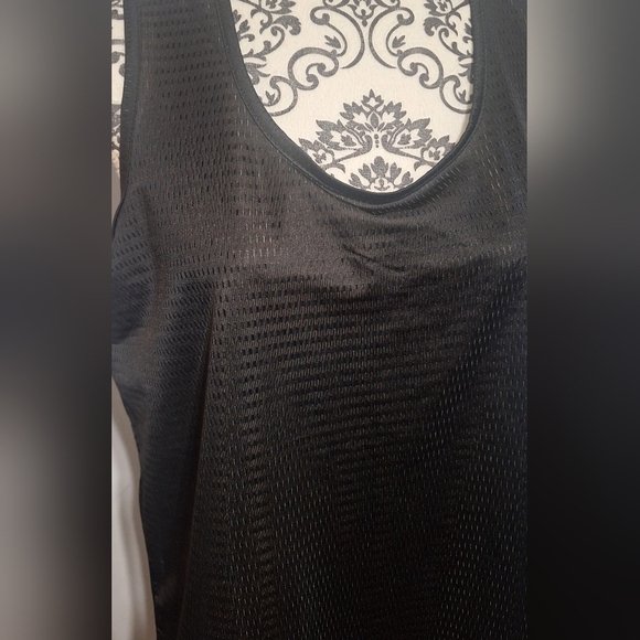 XL Black Sleeveless Women's Top - Picture 5 of 6